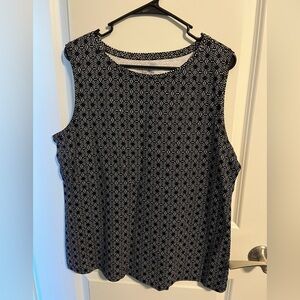 Women’s croft & barrow Black and White Sleeveless Top